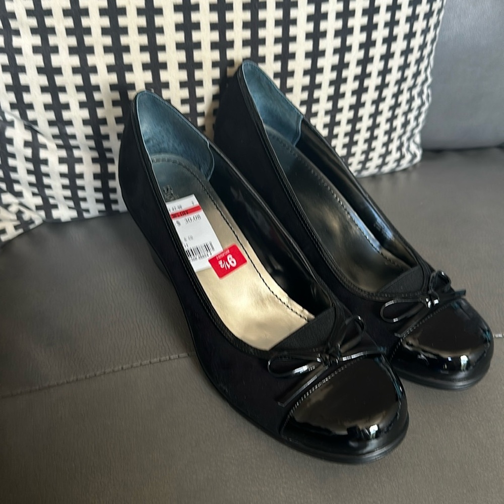 NEW Women’s Black Wedge, Sz 9.5